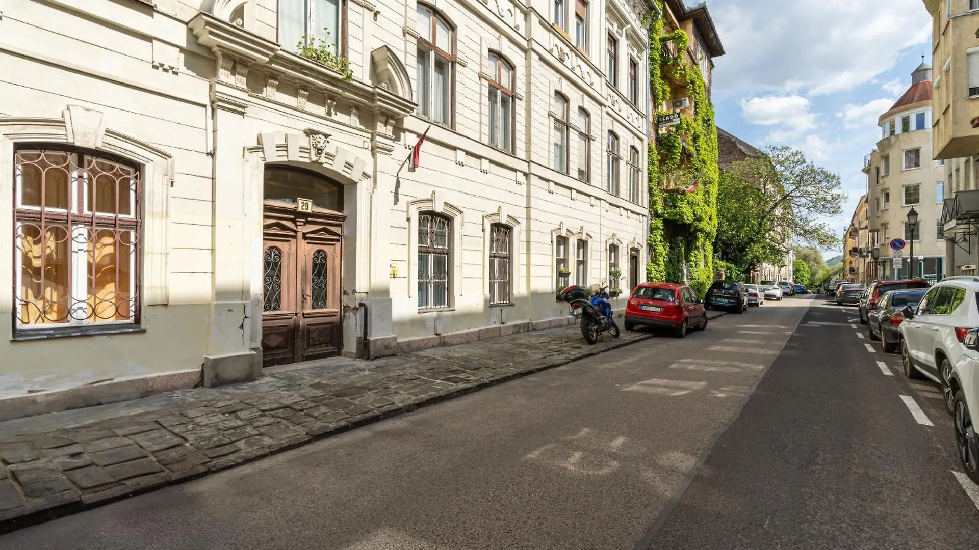 Cosy Castleside Apartment 布达佩斯